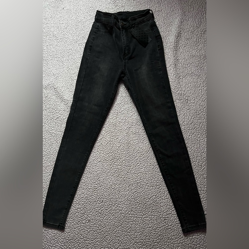 ❄︎Hey gurl hey! SHEINSXY Dark Grey Skinny Fit Jeans! Size:26 Condition:NEW❄︎